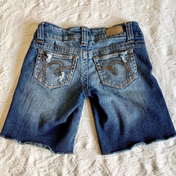 Like-New Vintage Y2K Low Rise Denim Shorts - Picture 2 of 5